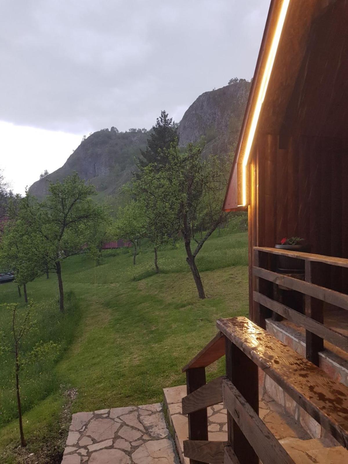 Detached House Milivoje 호텔 Poscenje 외부 사진